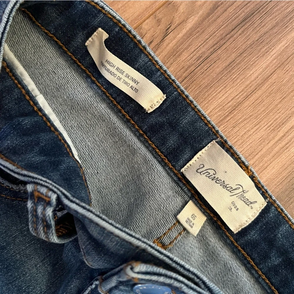 Universal Thread High Rise Skinny Jeans - Picture 3 of 3